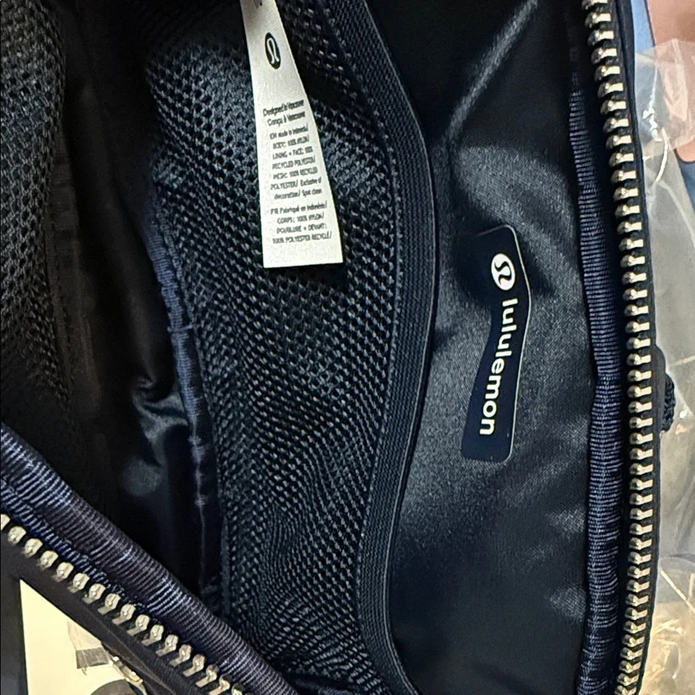 lululemon athletica Navy Blue Belt Bag - Picture 4 of 4
